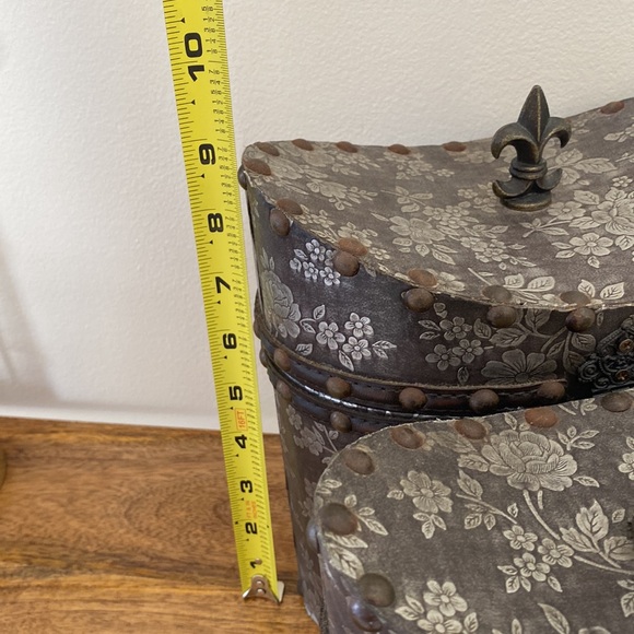 Two floral decorative boxes - Picture 9 of 12